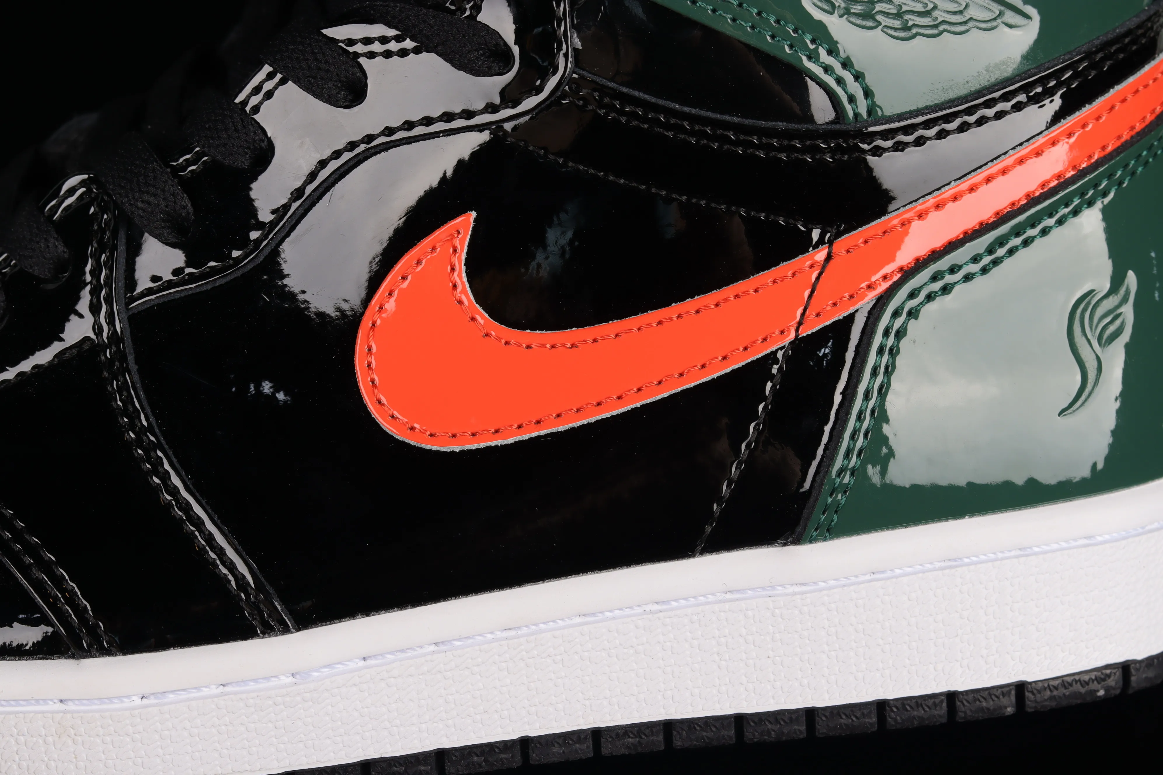 All categories Air Jordan Jordan series basketball shoes Air Jordan 1 High Air Jordan 1 Retro Hi NRG/UN AJ1 Joe 1 Miami patent leather green AV3905-038